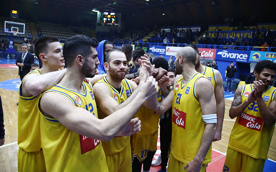 μπάσκετ-περιστέρι-με-νύχια-γαμψά-2310183