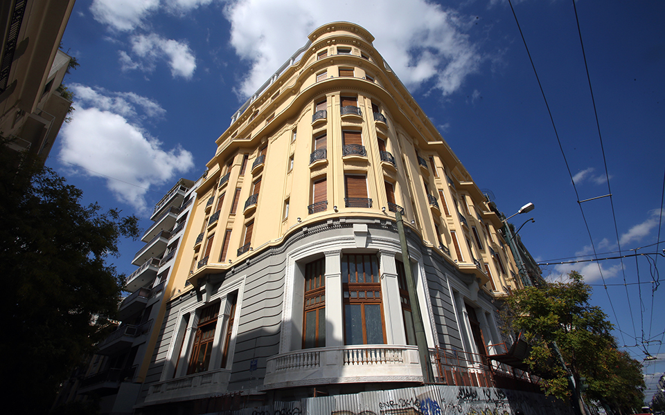 creative-hub-το-ακροπόλ-σε-αναμμένα-κάρβουνα-η-2311786