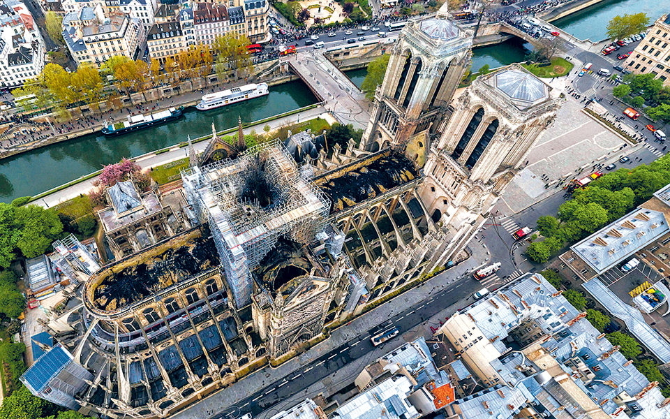 τα-30-λεπτά-που-έσωσαν-τη-νοτρ-νταμ-2311944