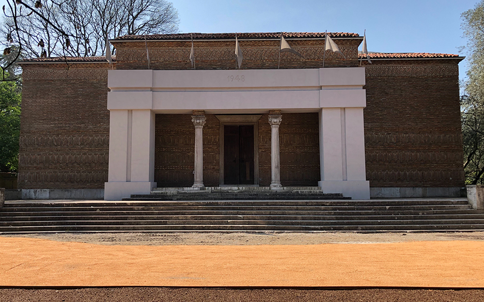 μπιενάλε-ελληνικό-περίπτερο-μια-παρ-2311992