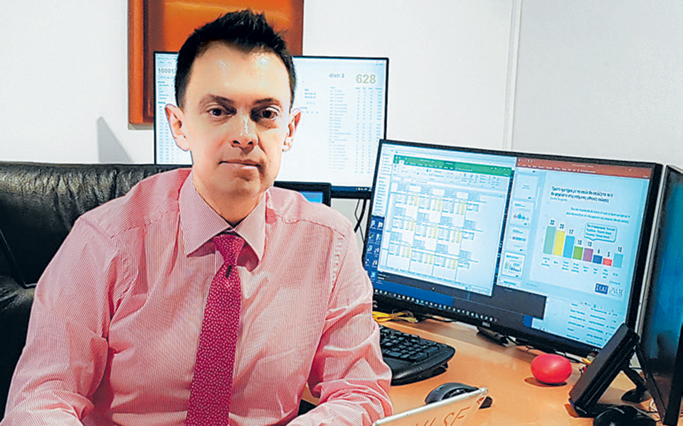 γ-αράπογλου-εμείς-η-μεσαία-τάξη-2312388