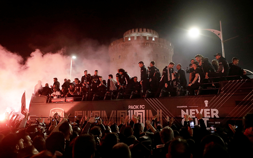 ποδόσφαιρο-ξενύχτησε-η-θεσσαλονίκη-γ-2312787