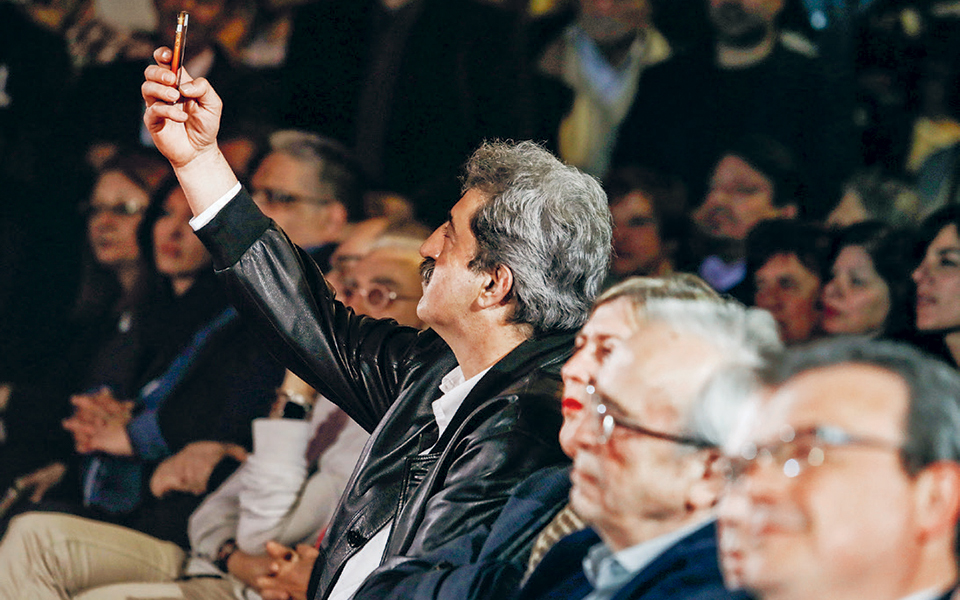 χρήσιμοι-τρελοί-και-χρήσιμοι-ηλίθιοι-2313135