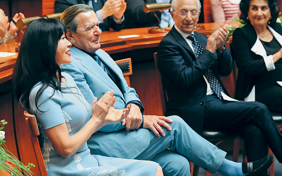 η-γαϊδουριά-ως-ιδεολογικό-γνώρισμα-2313328