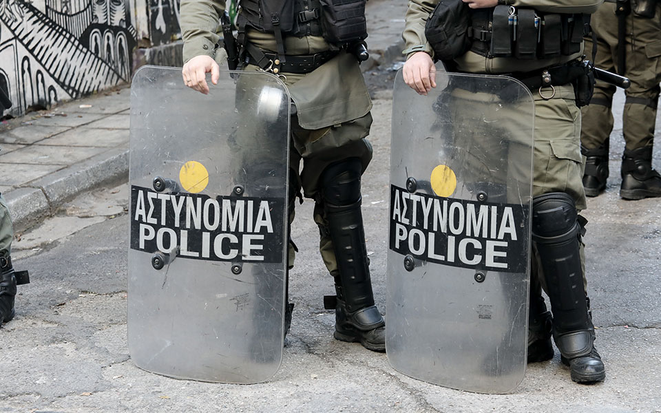 εξάρχεια-οι-δράστες-εμφανίστηκαν-ως-α-2310432