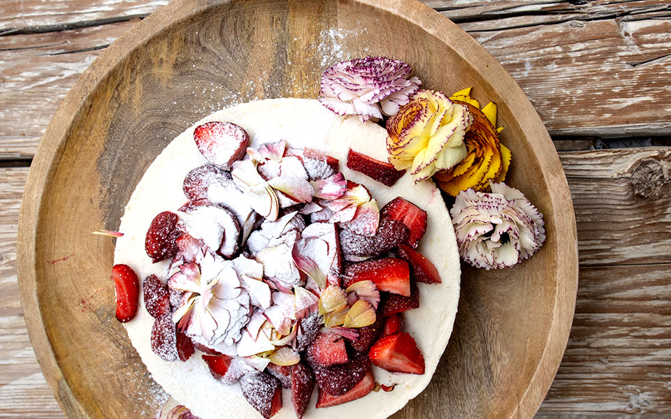 τσίζκεϊκ-με-ανθότυρο-και-φράουλες-2311969