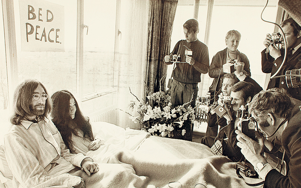 η-ίδια-ερωτική-εξομολόγηση-πενήντα-χρ-2308974