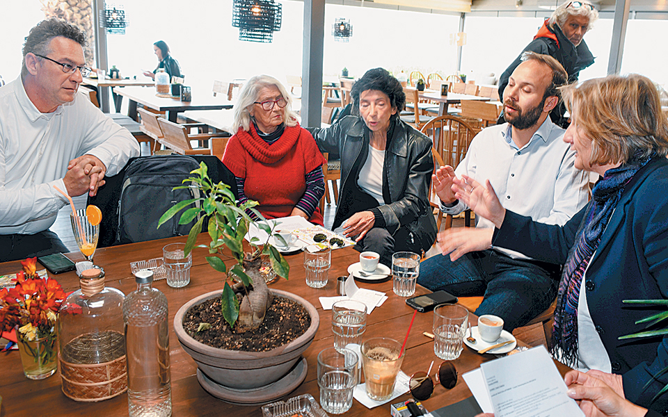 τρία-έψιλον-και-τρία-νούμερα-2309023