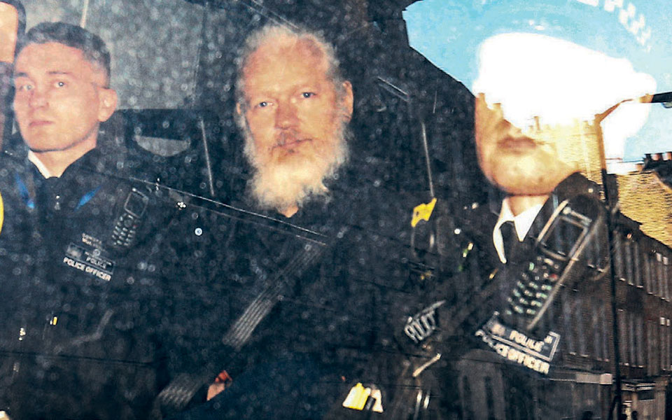 τζούλιαν-ασάντζ-δημοσιογράφος-ή-πράκ-2313578