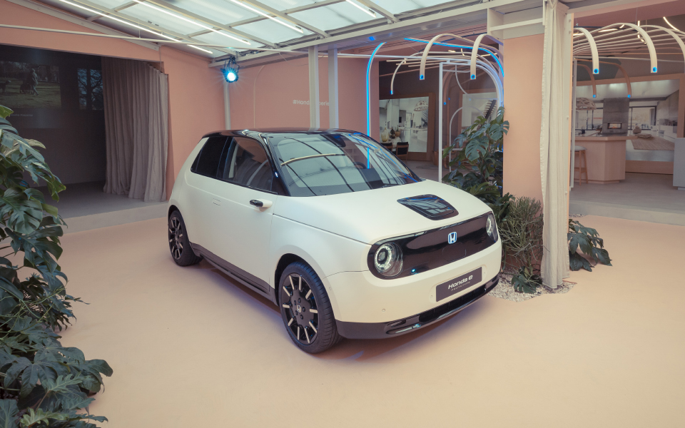 η-honda-δίνει-για-πρώτη-φορά-το-παρών-στην-εβ-2309955