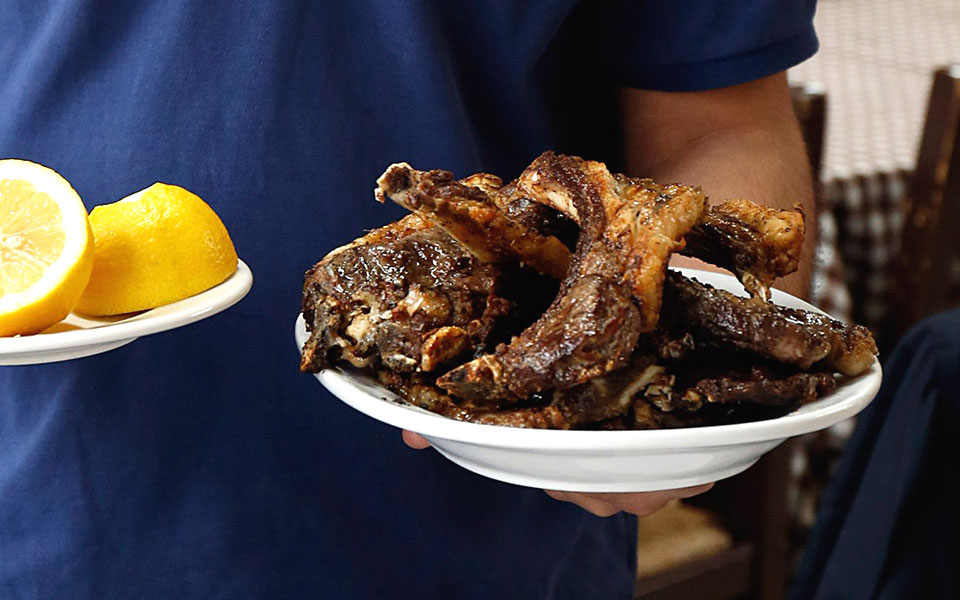 στης-χαρούλας-για-προβατίνα-αλμυρού-2307980