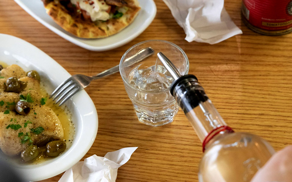 ο-δωδεκάλογος-του-τσιπουράδικου-2310867