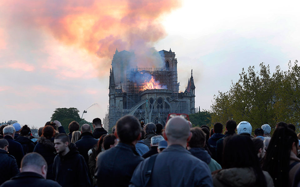 γ-δερτιλής-σαν-να-καίγεται-το-αγιον-ο-2312415