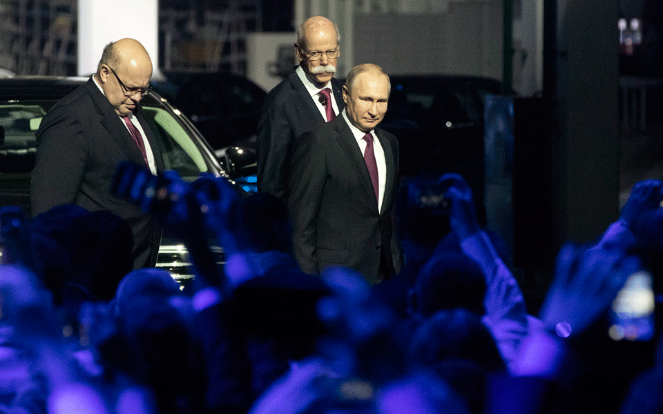 ο-πούτιν-χαιρετίζει-τα-εγκαίνια-του-νέ-2308828