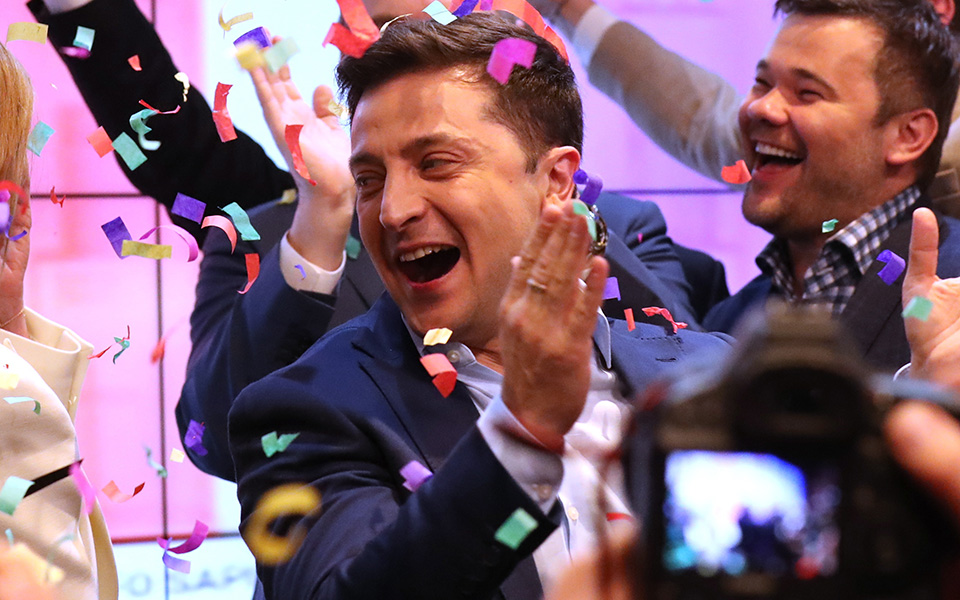 η-περίπτωση-ζελένσκι-πώς-ένας-δημοφιλ-2312592