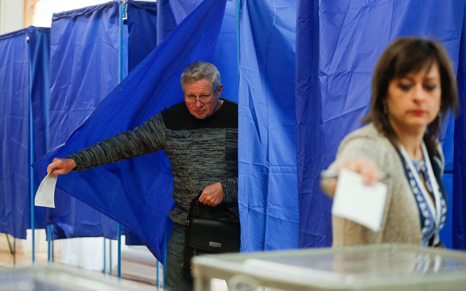 στις-κάλπες-η-ουκρανία-σήμερα-ο-β-γύ-2312507