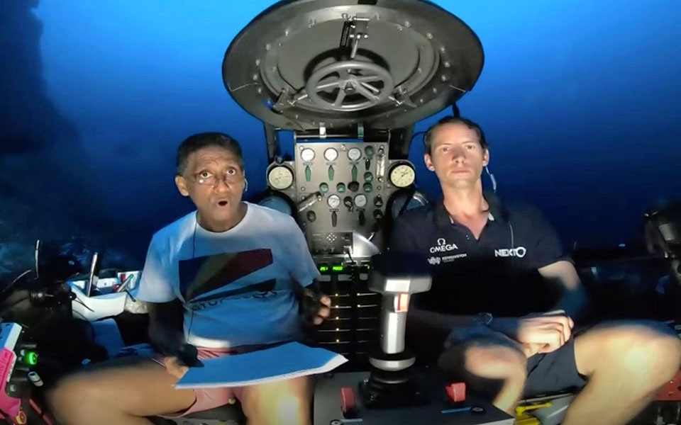 οικολογικό-μήνυμα-με-live-υποβρύχια-ομιλ-2310787