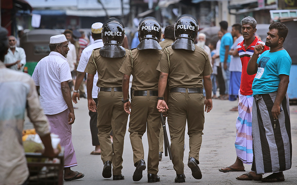 σρι-λάνκα-τα-πτώματα-15-ανθρώπων-ανασύρ-2313542