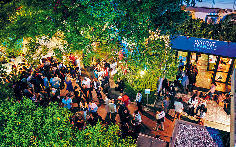 νυχτερινό-ταξίδι-στην-ευτυχία-από-το-γ-2314042