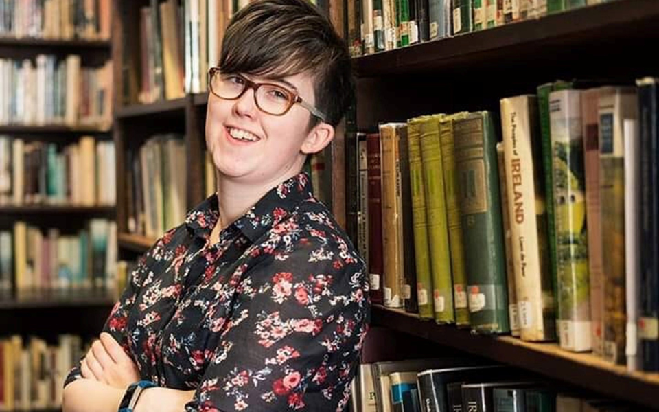 h-ακαταπόνητη-ερευνήτρια-και-η-αδέσποτ-2314420