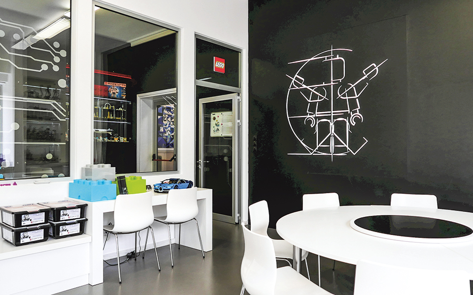 εκπαιδευτική-απόβαση-του-μιτ-στην-ε-2315011