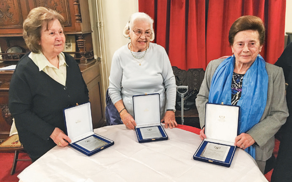 σε-μια-συγκέντρωση-του-συλλόγου-αποφο-2316836