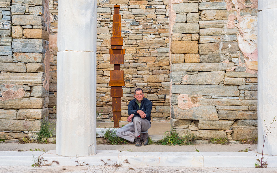 εικαστική-εγκατάσταση-στον-αρχαιολο-2314200