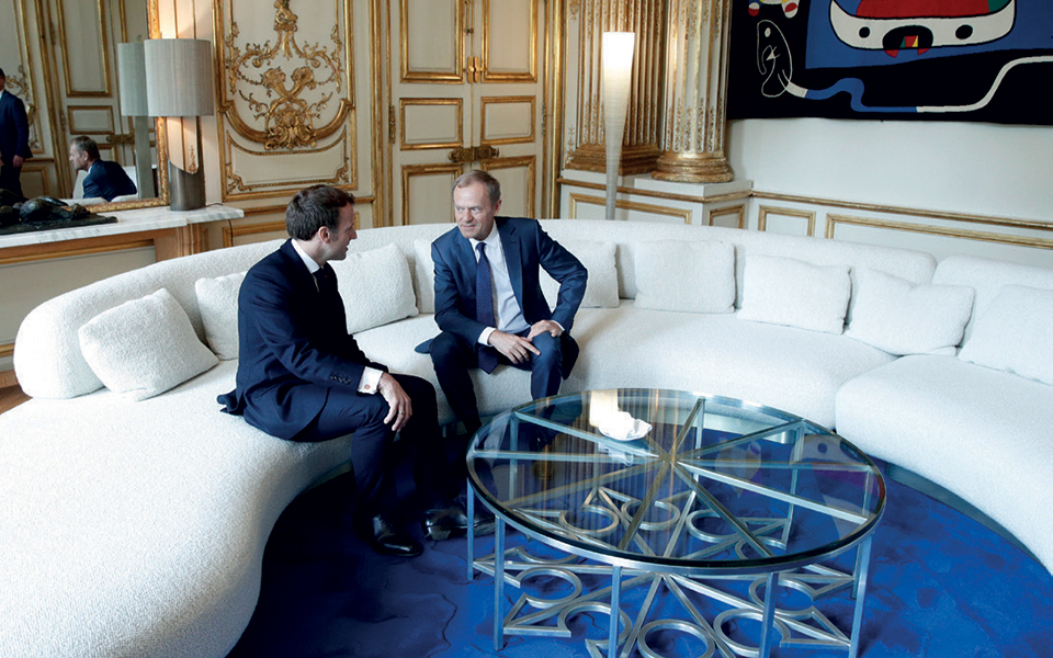 θέλει-την-αριστερά-να-ανοίξει-τον-κόρφ-2317275