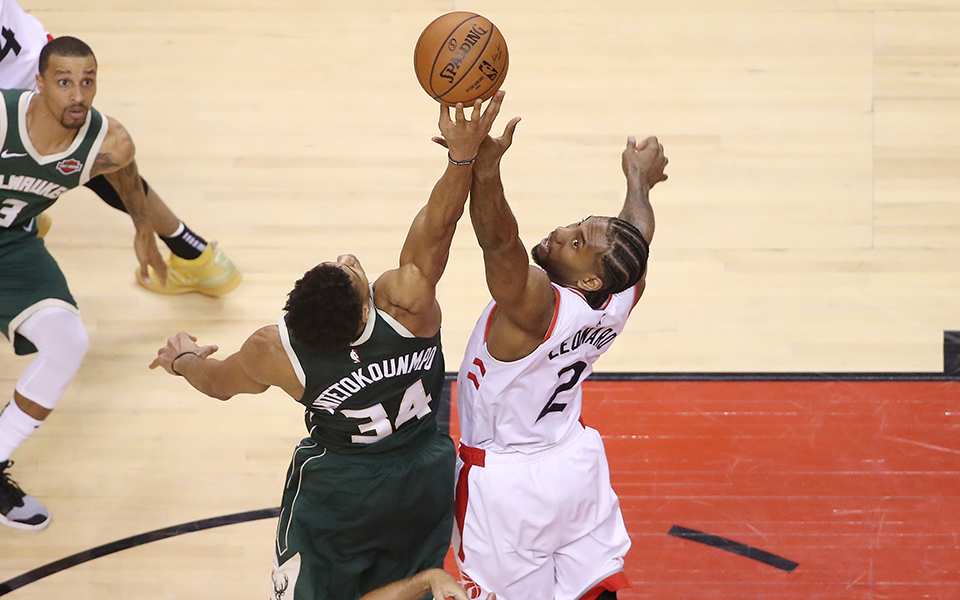 οι-ράπτορς-κράτησαν-χαμηλά-τον-αντετο-2317154