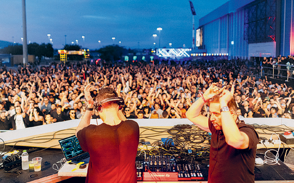 ηλεκτρονικά-ντεσιμπέλ-πριν-από-την-κά-2318458