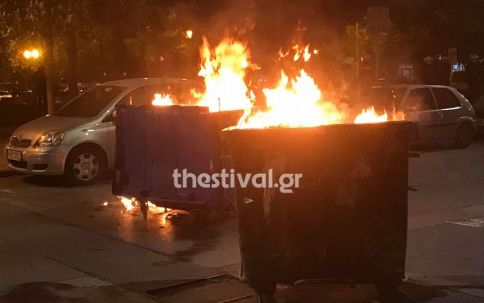 επεισόδια-με-μολότοφ-στη-θεσσαλονίκη-2316506