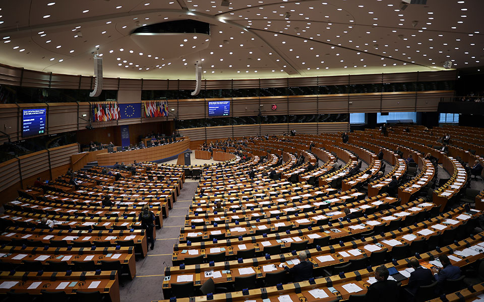 dw-από-τον-τσίπρα-στη-μέι-μία-ασυνήθιστ-2314402