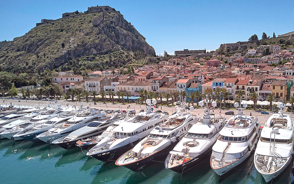 πολυτέλεια-εν-πλω-2317068