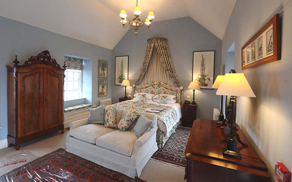 πρίγκιπας-κάρολος-ο-ξενοδόχος-2315841