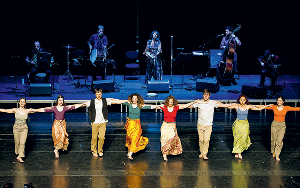 η-εταιρεία-σπαστικών-μάς-παραδίδει-έμ-2319463