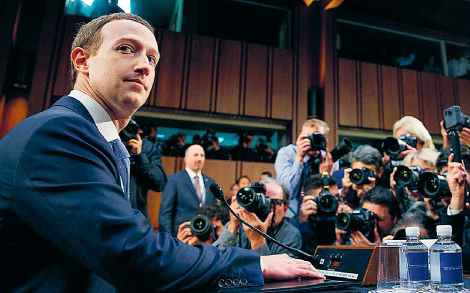 περιορίζει-το-facebook-την-ελευθερία-του-λόγο-2315666