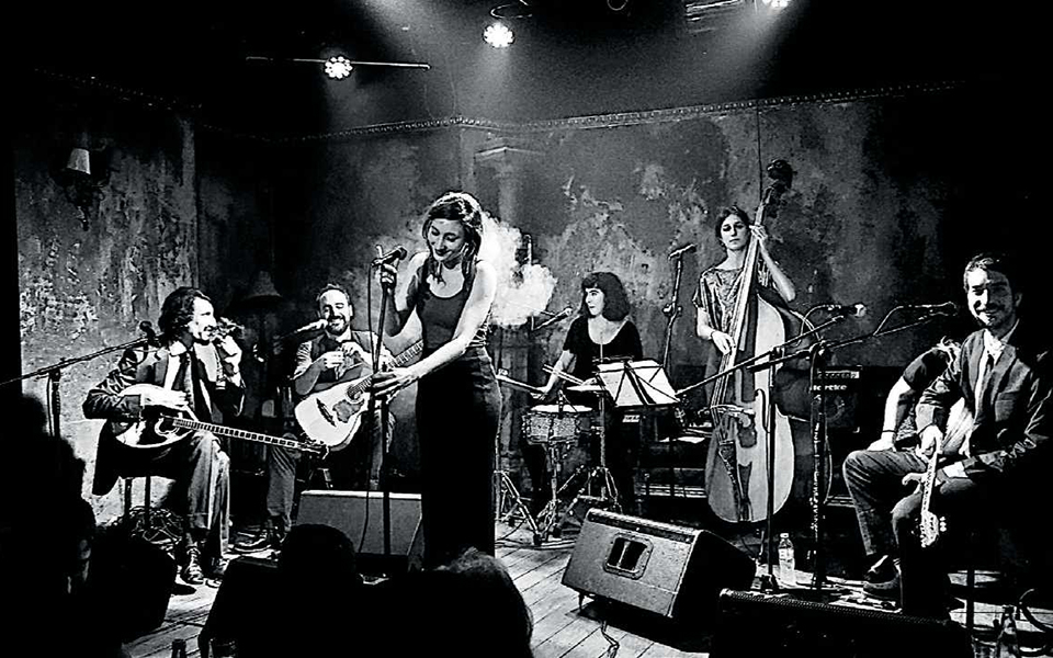 ο-χιώτης-ο-μπράουν-ο-μπόουι-ζουν-2315500