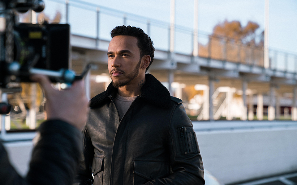 o-lewis-hamilton-πρωταγωνιστεί-στο-νέο-διαφημιστικ-2314695