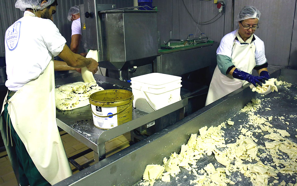 ζυμώνοντας-την-παράδοση-με-μαύρο-σκόρ-2314672