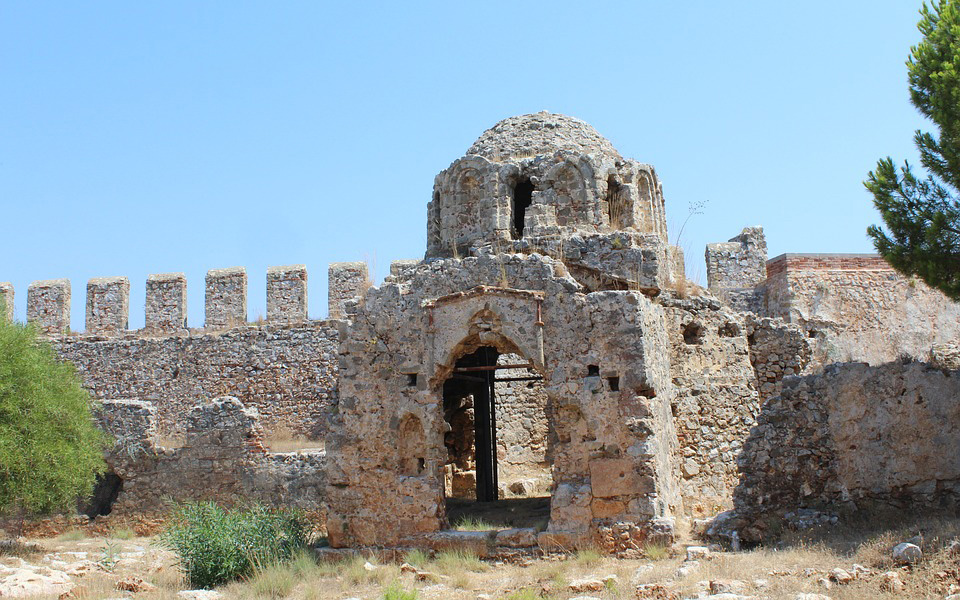 στον-αρχαιολογικό-νόμο-τα-μνημεία-που-2315924
