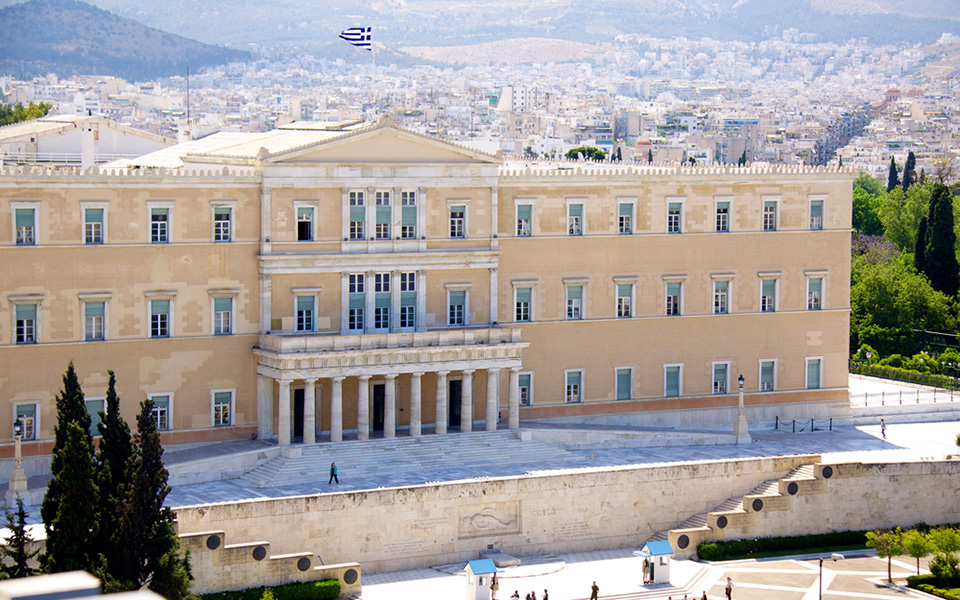 βροχή-τροπολογιών-στο-παρά-πέντε-τω-2316426