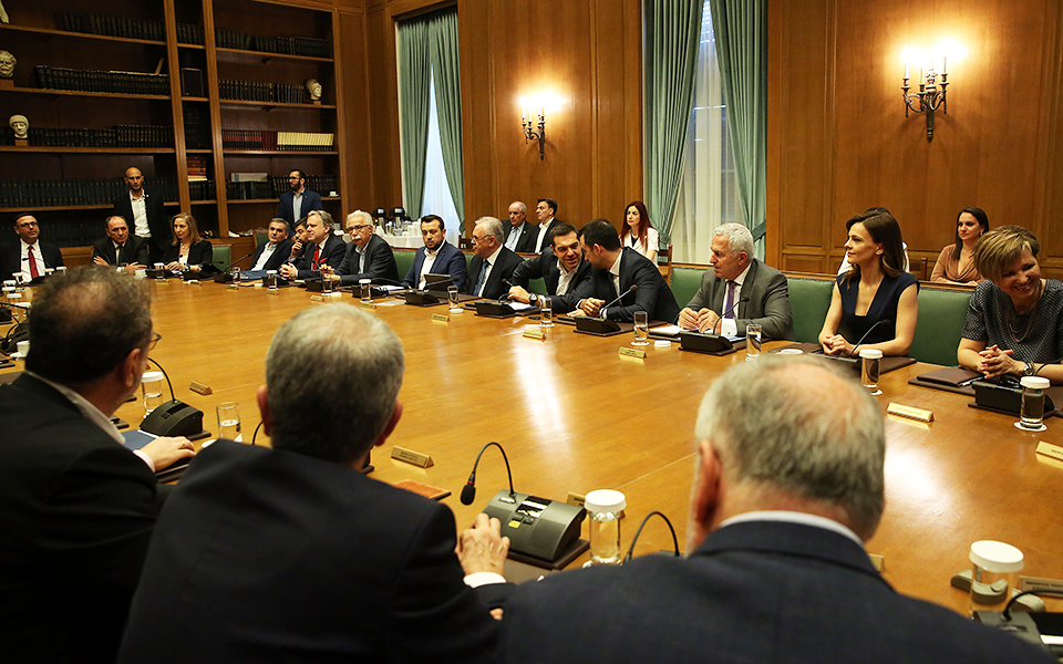 μπαράζ-διαφωνιών-στη-συνεδρίαση-του-υ-2319808