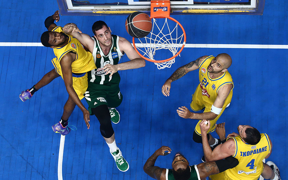 μπάσκετ-στους-τελικούς-με-σκούπα-ο-π-2320236