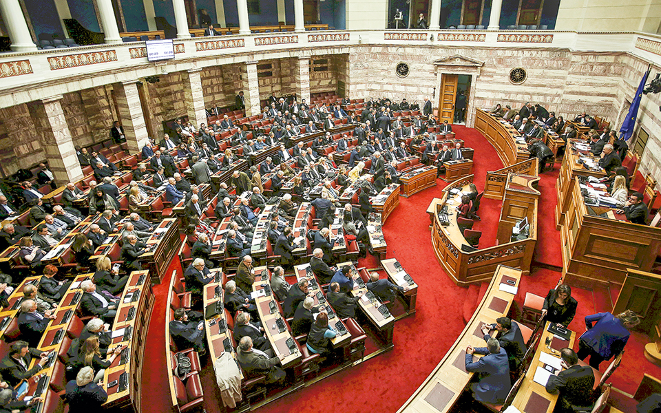 κυβερνητική-παρωδία-με-θύμα-το-κοινοβ-2320625