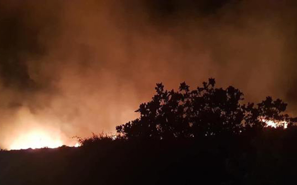 ολονύχτια-μάχη-με-τις-φλόγες-στην-κάρυ-2324194