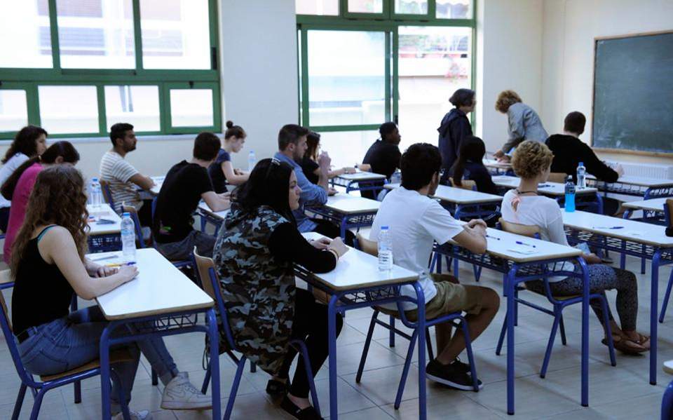 πανελλαδικές-απαιτητικά-τα-θέματα-σε-2322298