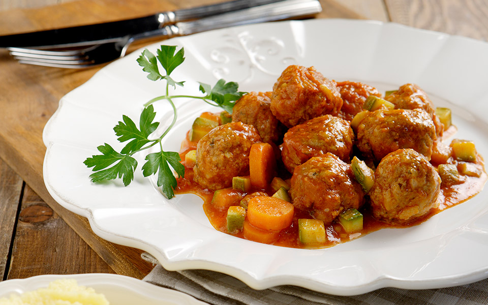 καλοκαιρινά-γιουβαρλάκια-σε-φρέσκια-2322420