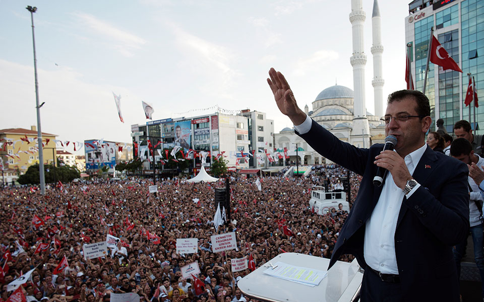 αγκαλιά-με-δεύτερη-ακόμη-μεγαλύτερη-ν-2323528