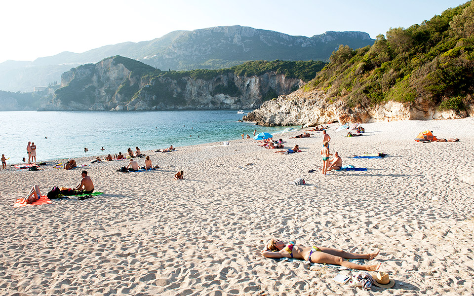 αφιέρωμα-αυτοκίνητο-κέρκυρα-2323726