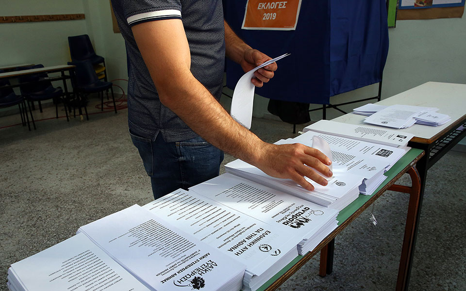 ομαλά-διεξάγεται-η-εκλογική-διαδικασ-2320031